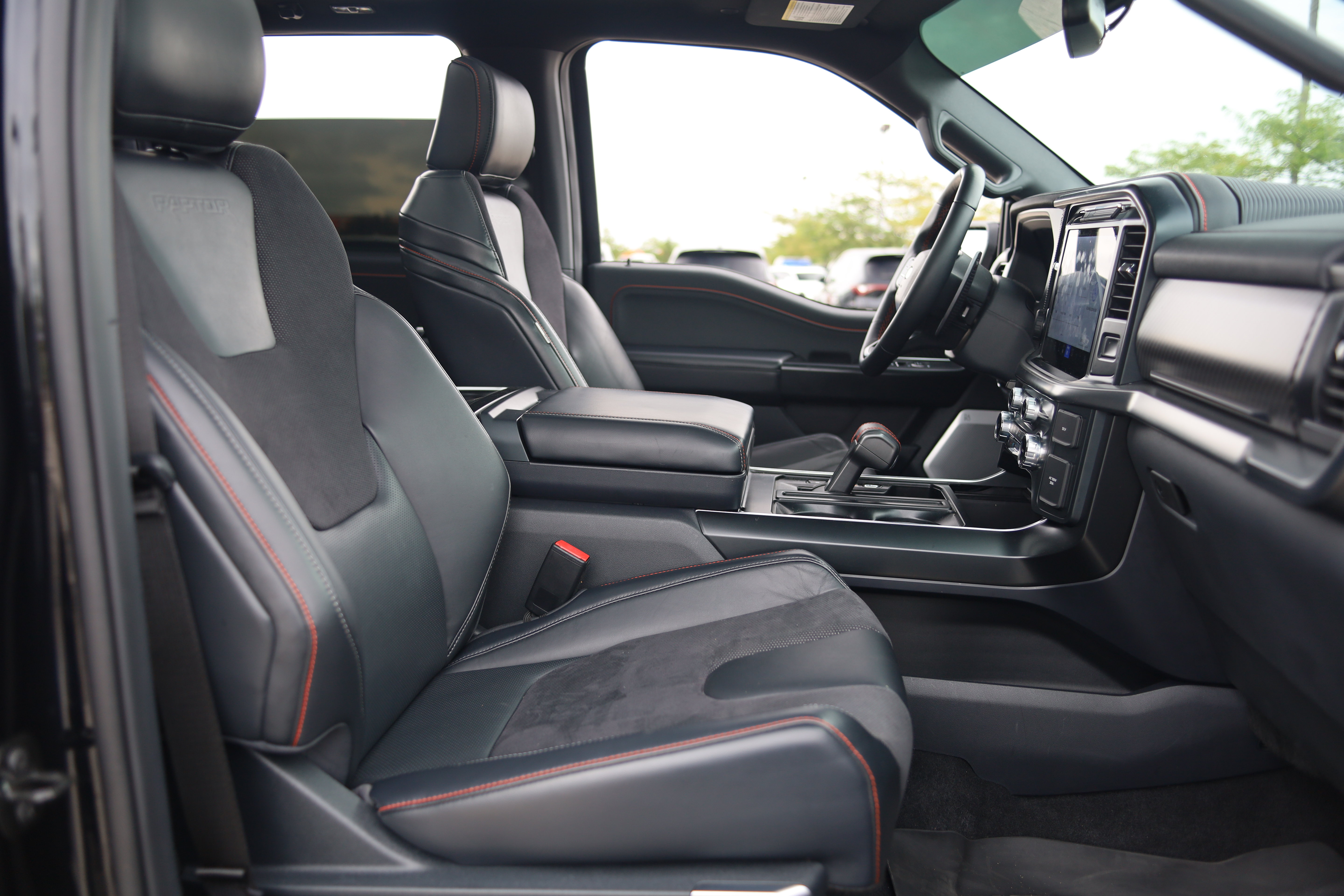 Used 2025 Ford F150 Raptor AWD/4WD image 41