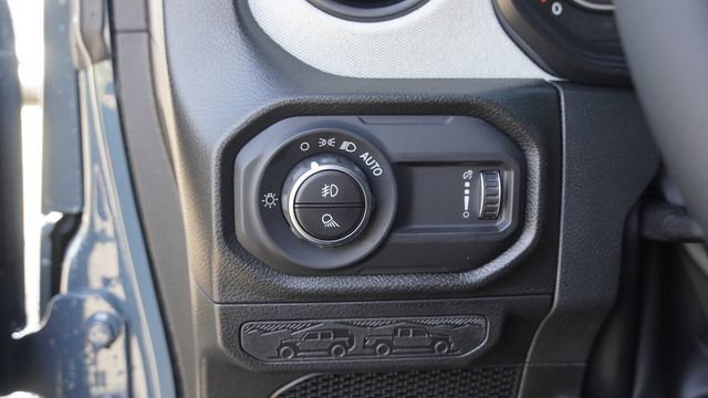 New 2026 Jeep Gladiator Sport AWD/4WD image 19