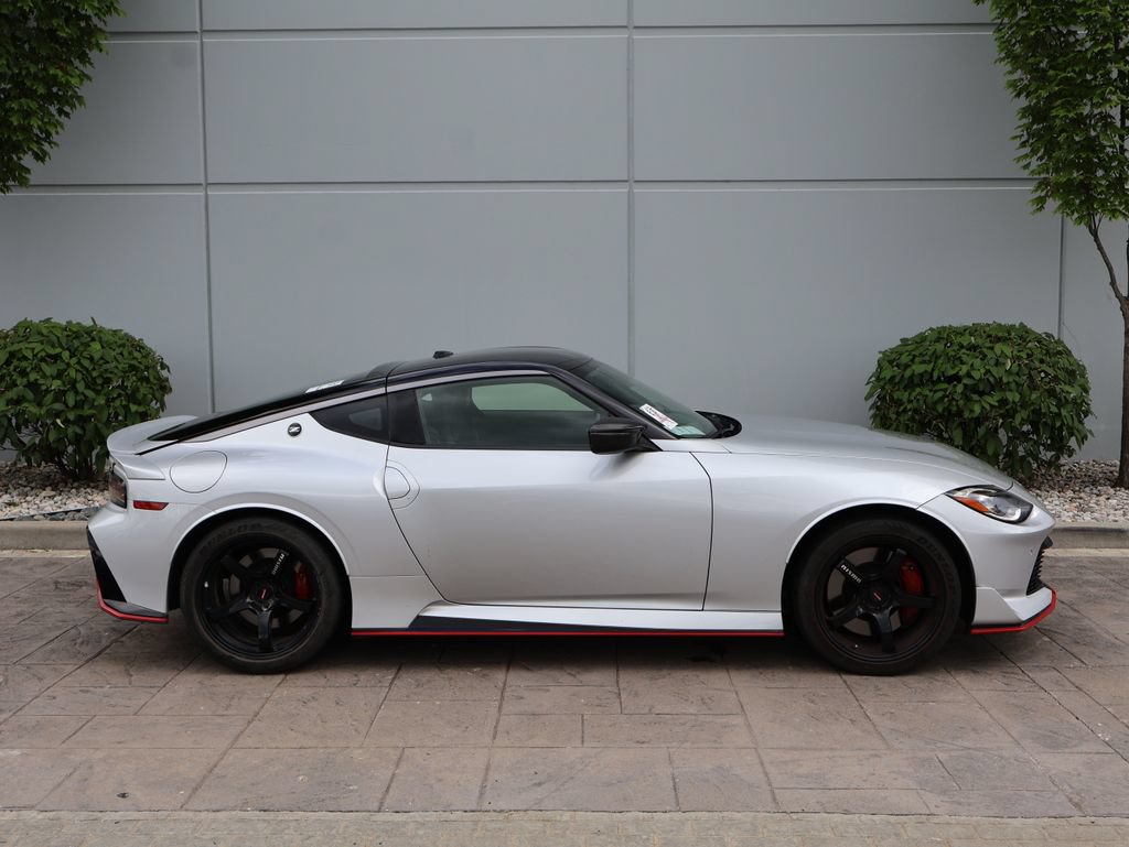 Used 2025 Nissan Z NISMO w/ Floor Mat Package RWD image 6
