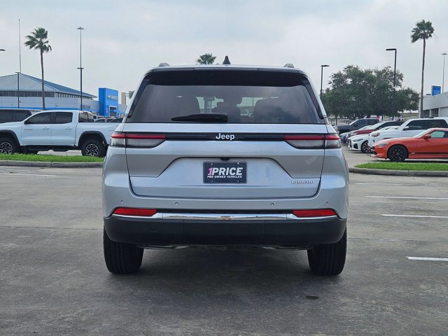 Used 2024 Jeep Grand Cherokee Laredo RWD image 6