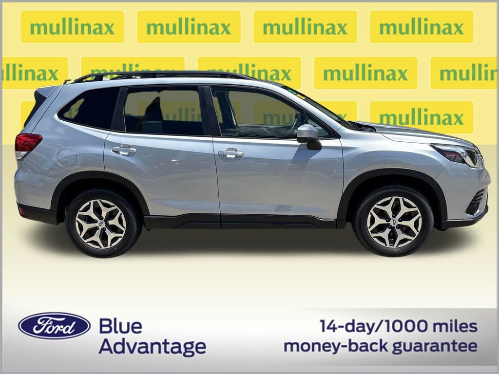 Used 2023 Subaru Forester Premium AWD/4WD image 2
