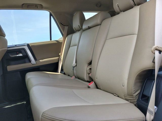 Used 2020 Toyota 4Runner SR5 Premium w/ Moonroof Package RWD image 20