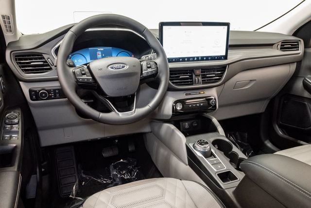 Used 2024 Ford Escape Platinum w/ Premium Technology Package AWD/4WD image 7