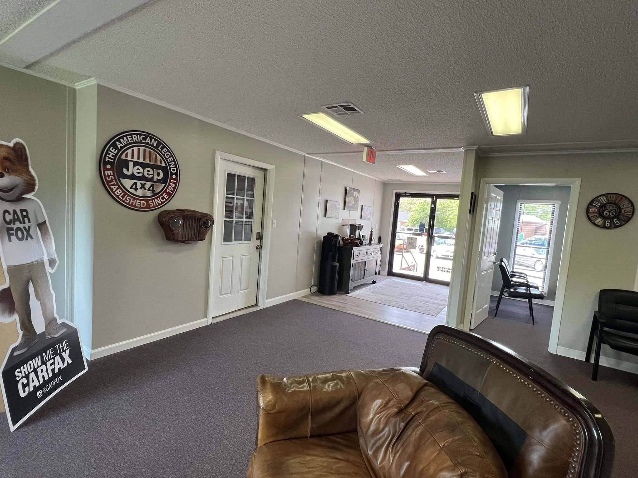 Used 2013 Chrysler 300 S w/ Luxury Group image 7