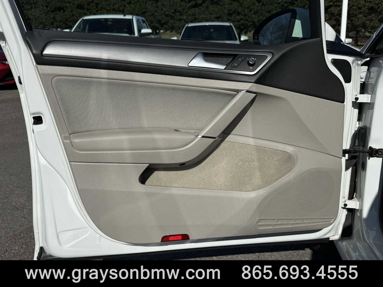 Used 2016 Volkswagen Golf S image 12