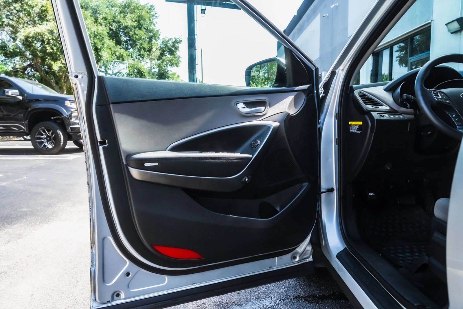 Used 2018 Hyundai Santa Fe Sport w/ Cargo Package FWD image 23