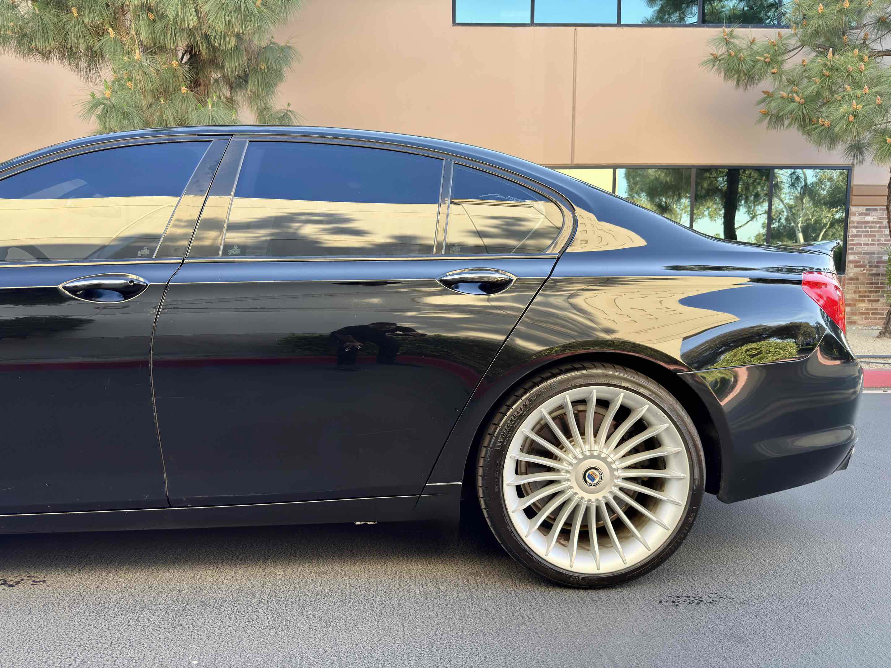 Used 2012 BMW ALPINA B7 image 26