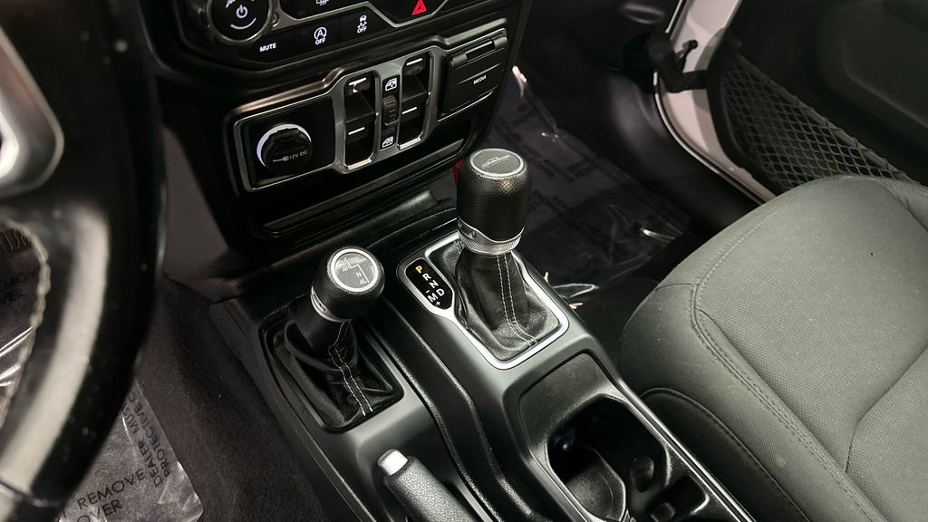 Used 2021 Jeep Gladiator Overland image 15