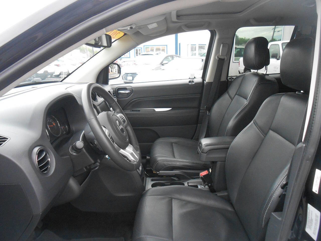 Used 2015 Jeep Compass High Altitude AWD/4WD image 10