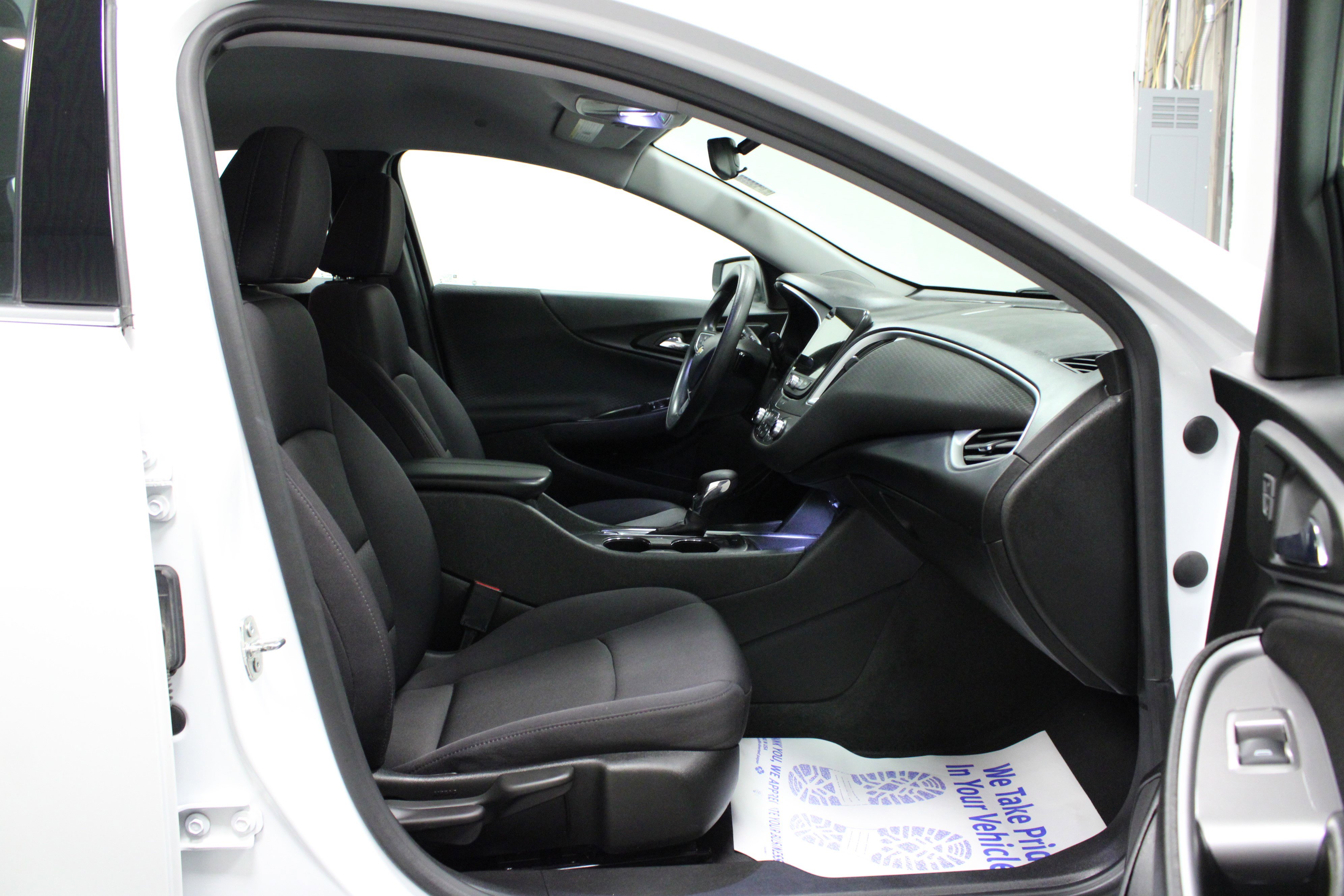 Used 2023 Chevrolet Malibu LT image 15