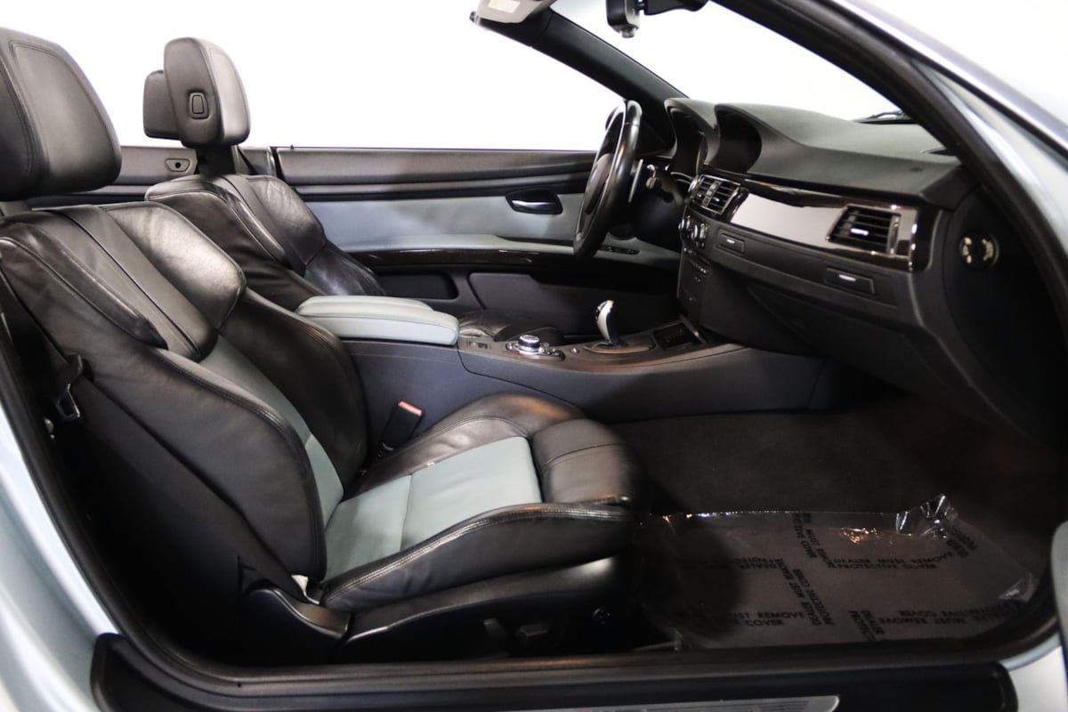 Used 2011 BMW M3 Convertible RWD image 54
