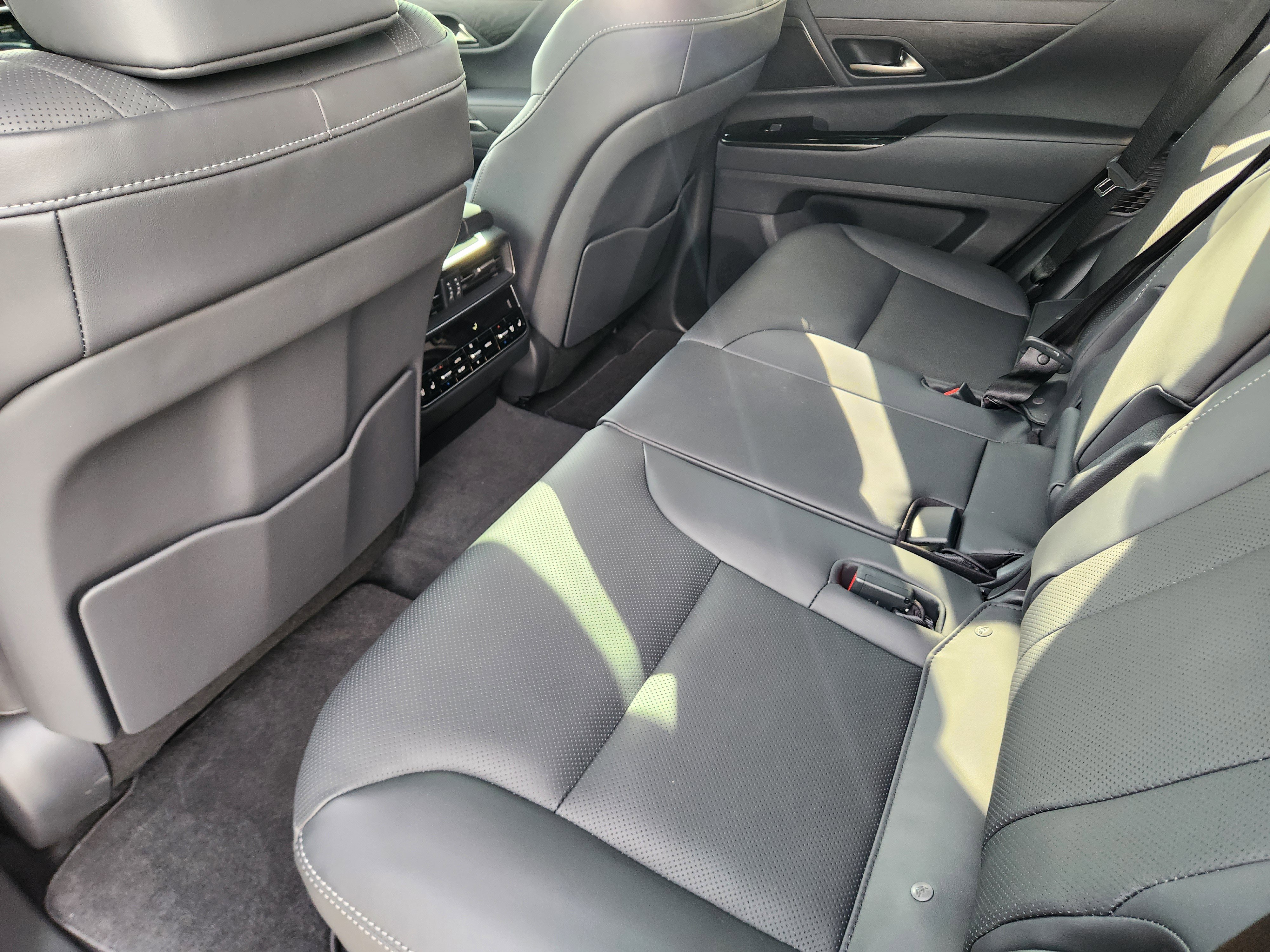 New 2026 Lexus LX 600 4WD w/ Luxury Package image 21