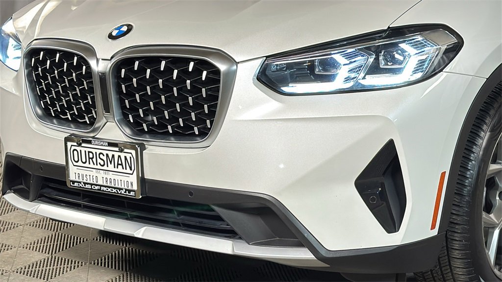 Used 2023 BMW X4 xDrive30i w/ Convenience Package image 3