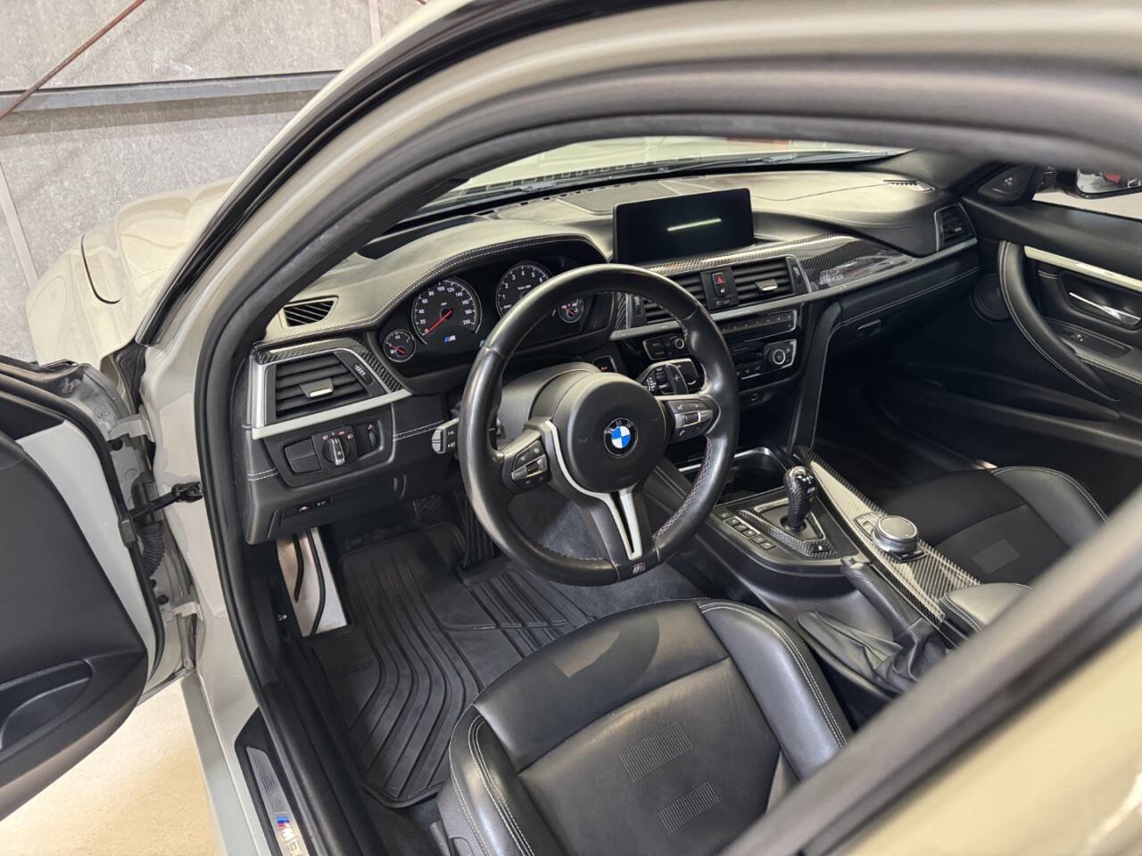 Used 2018 BMW M3 image 21