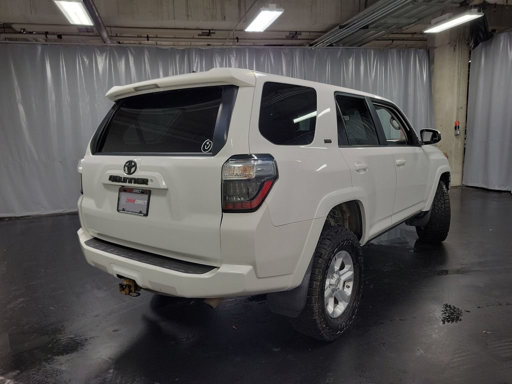 Used 2018 Toyota 4Runner SR5 AWD/4WD image 8