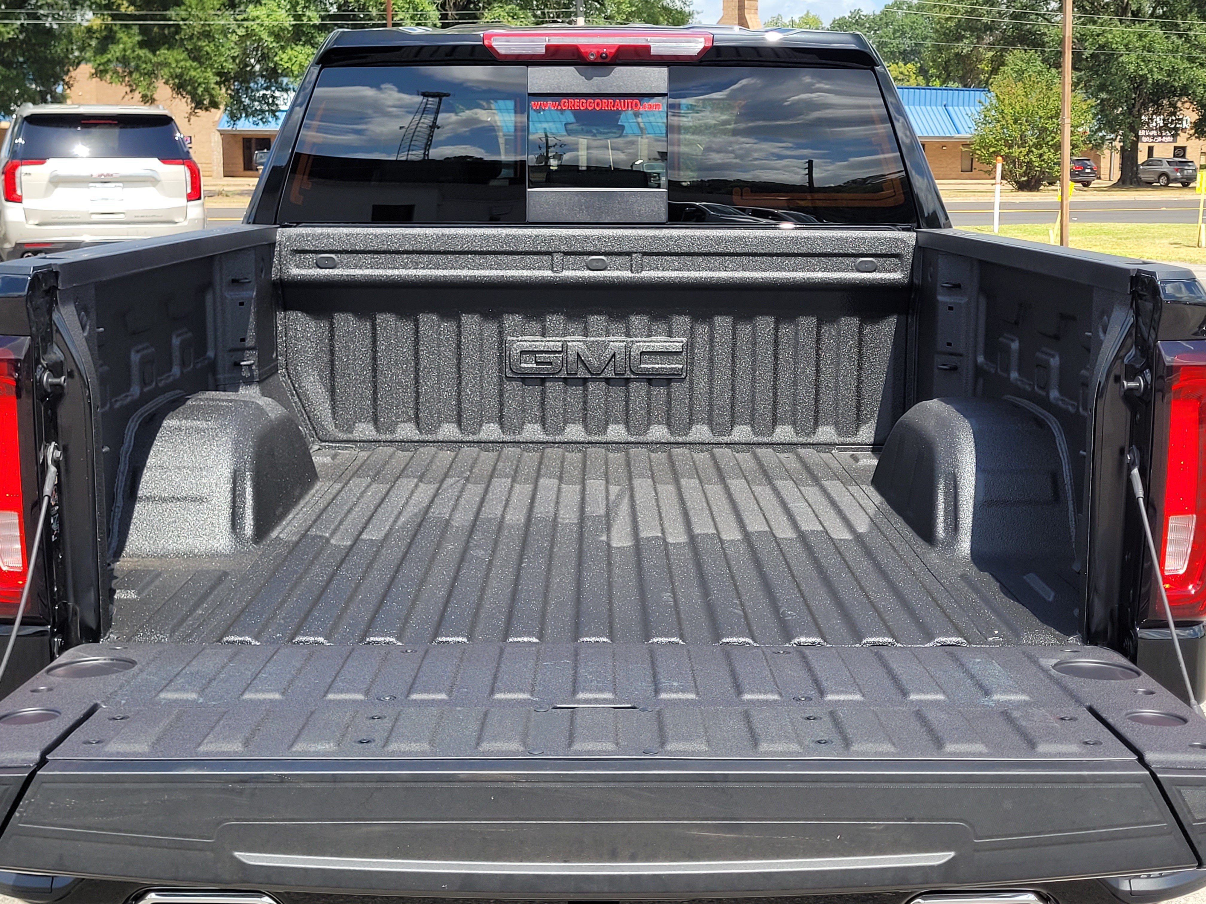 New 2026 GMC Sierra 1500 AT4 w/ AT4 Premium Package AWD/4WD image 9