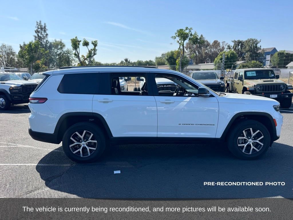 Used 2023 Jeep Grand Cherokee L Limited w/ Luxury Tech Group II RWD image 7