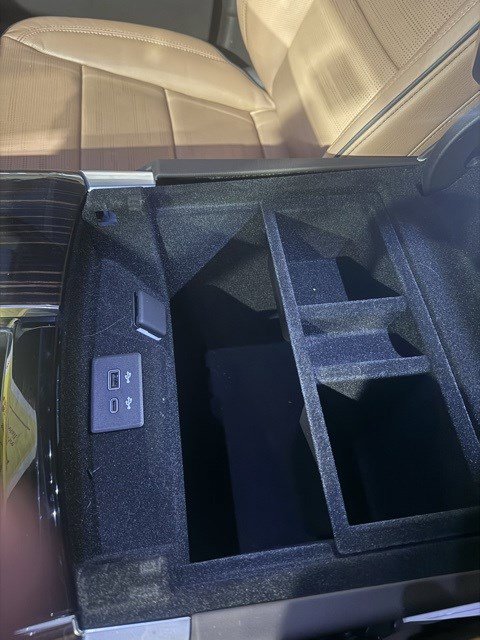 Used 2025 Cadillac Escalade Premium Luxury image 25