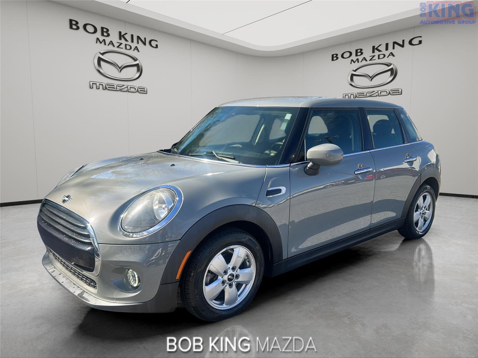 Used 2021 MINI Cooper 4-Door Hardtop image 1