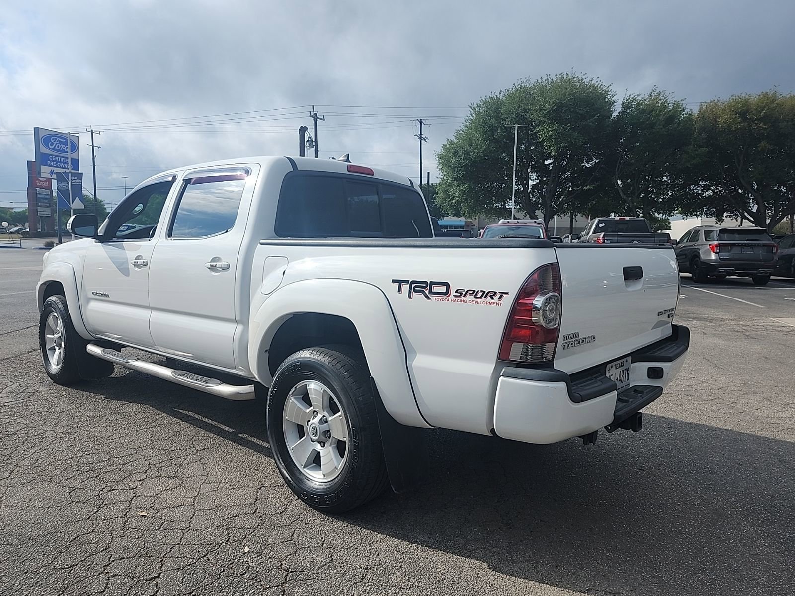 Used 2015 Toyota Tacoma PreRunner w/ TRD Sport Package image 5