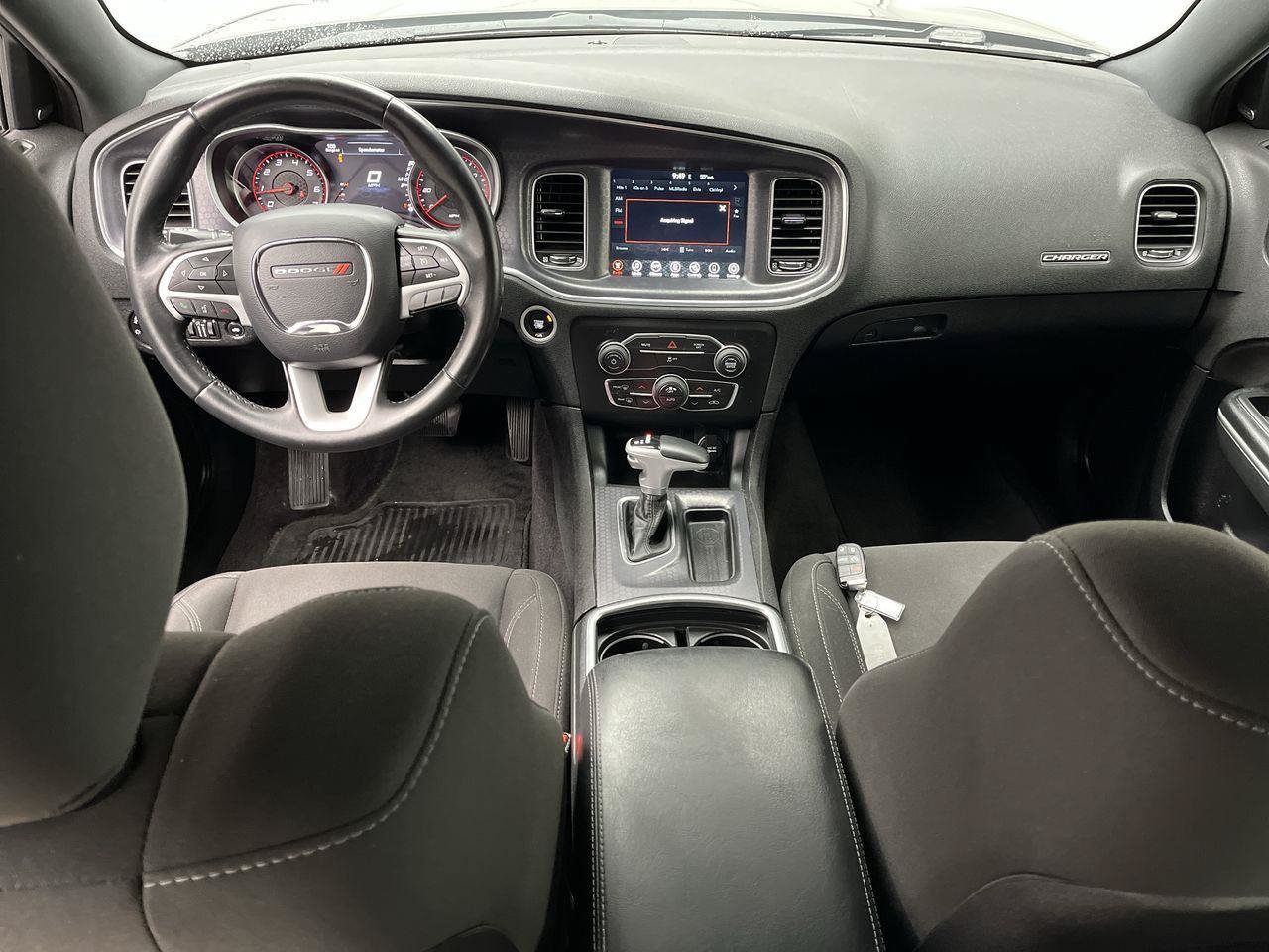 Used 2017 Dodge Charger SXT AWD/4WD image 4