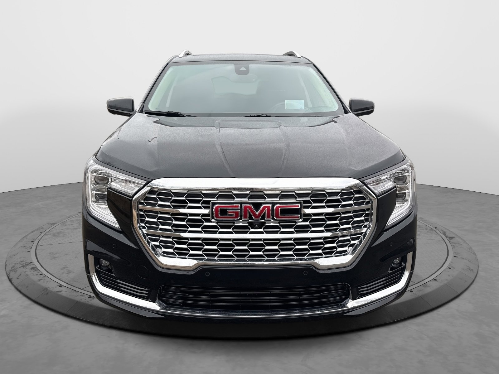 Certified 2022 GMC Terrain Denali w/ Denali Premium Package image 2
