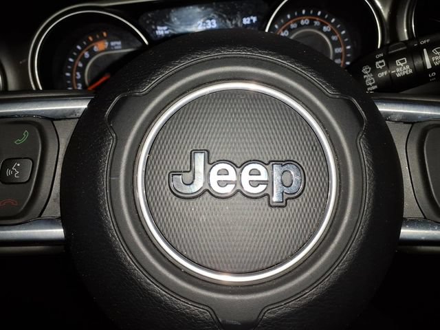 Used 2022 Jeep Wrangler Unlimited Sahara w/ Dual Top Group AWD/4WD image 14