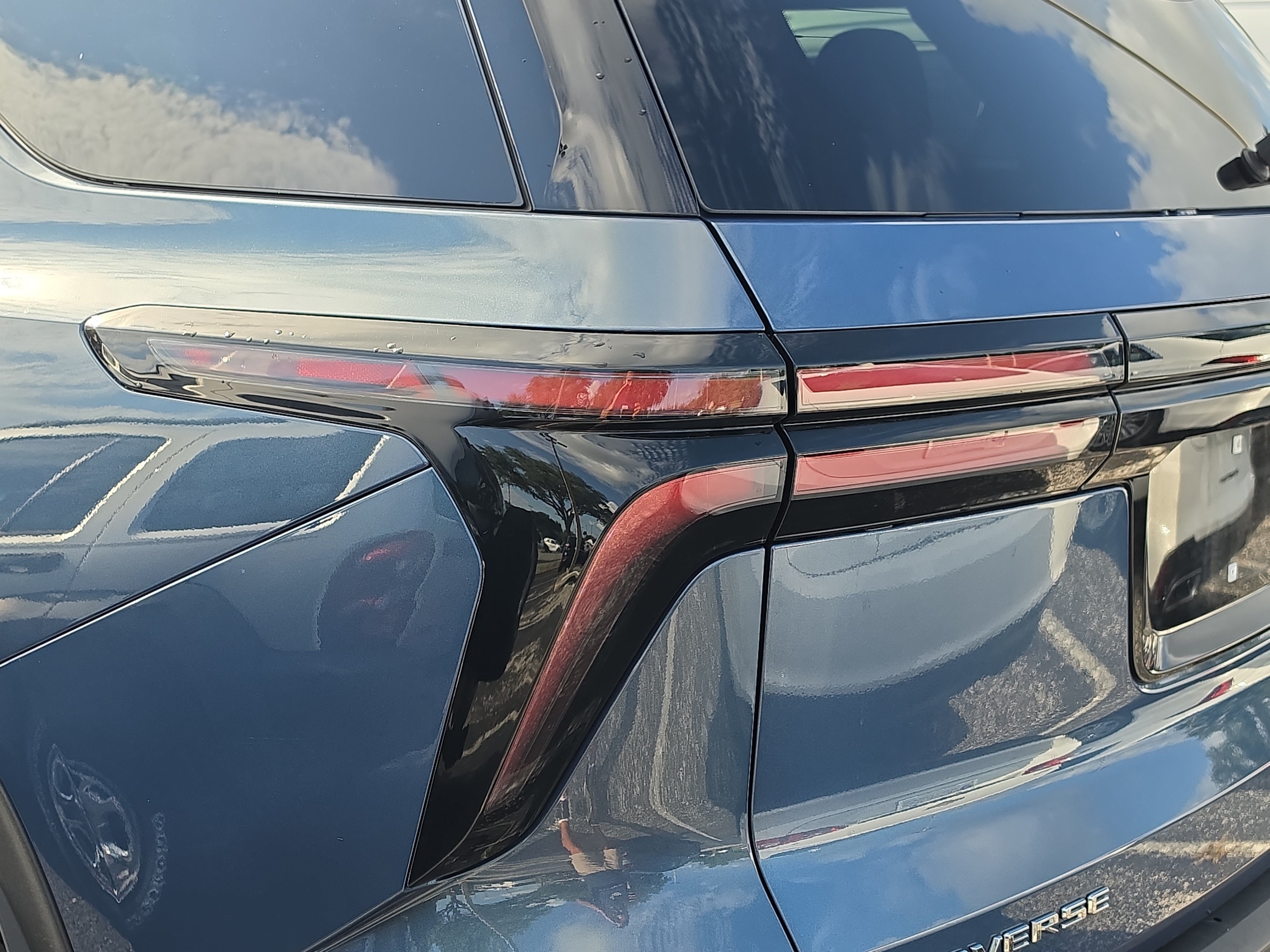 Used 2025 Chevrolet Traverse LT FWD image 10