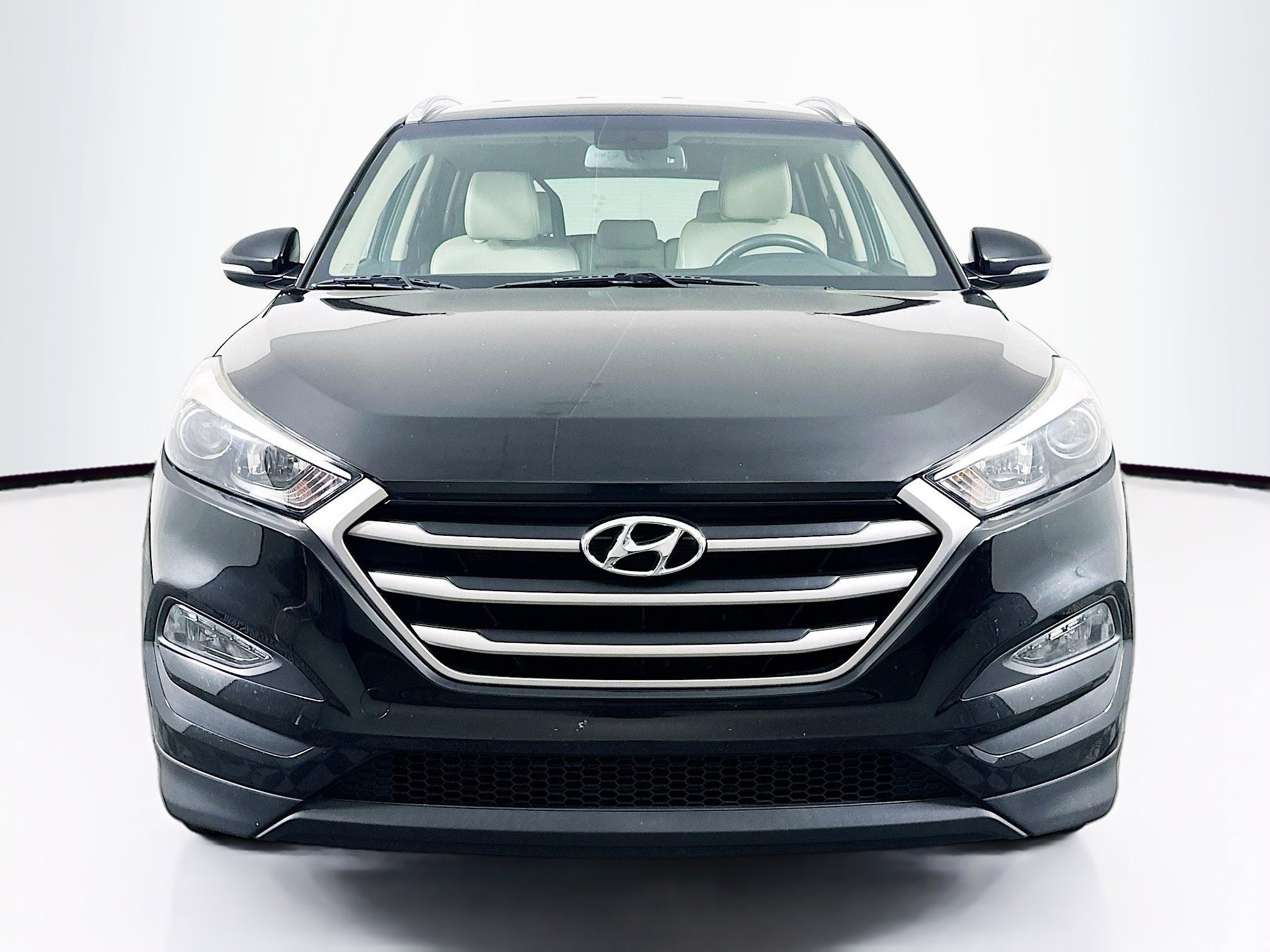 Used 2017 Hyundai Tucson SE Plus image 2