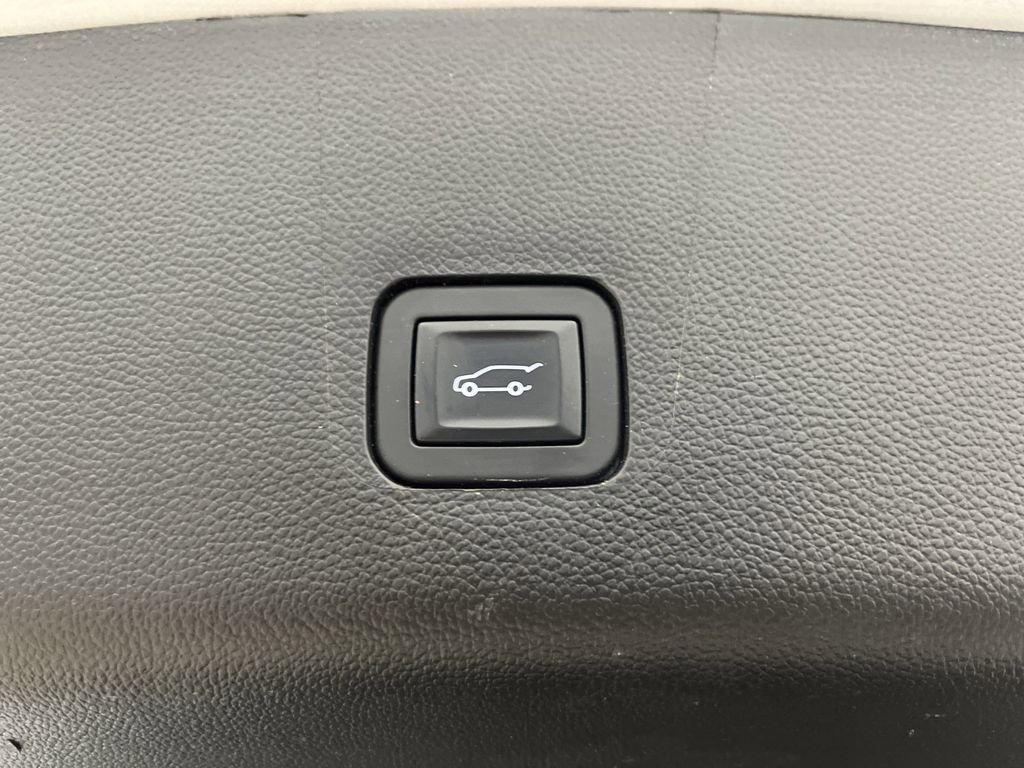 Used 2019 Chevrolet Traverse LT w/ LPO, Floor Liner Package image 15