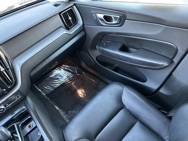 Used 2024 Volvo XC60 B5 Core AWD/4WD image 21