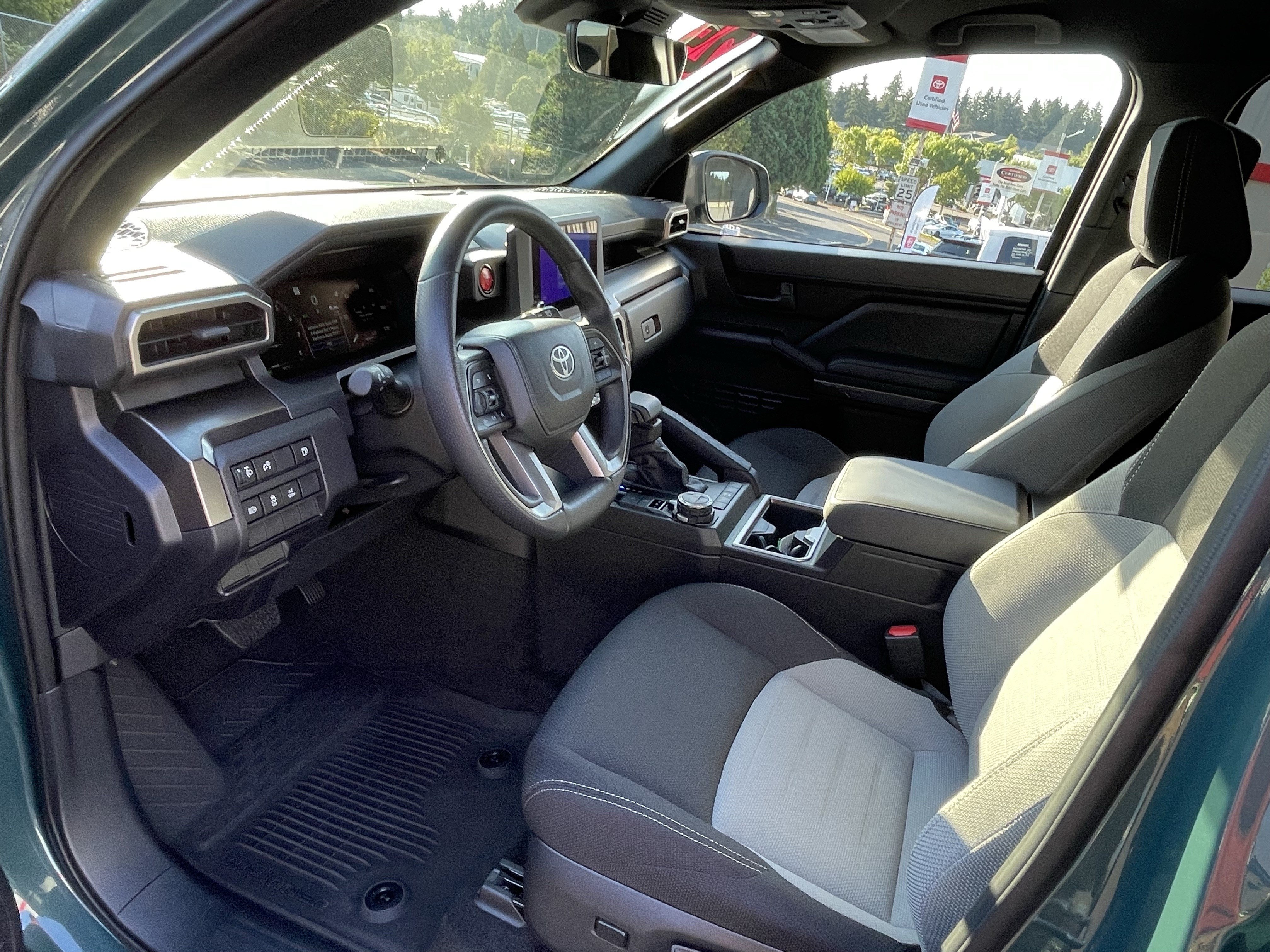 Certified 2025 Toyota 4Runner TRD Off-Road AWD/4WD image 9