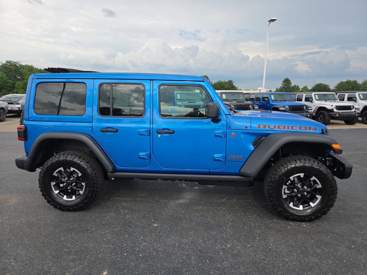New 2026 Jeep Wrangler Unlimited Rubicon w/ Steel Bumper Group AWD/4WD image 8