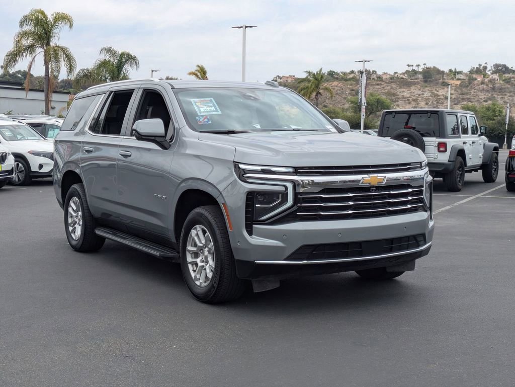 Used 2025 Chevrolet Tahoe LT AWD/4WD image 2