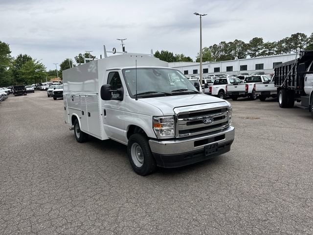 New 2026 Ford E-350 and Econoline 350 Super Duty w/ Power Equipment Group RWD image 2