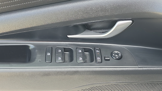 Used 2024 Hyundai Elantra SEL FWD image 40