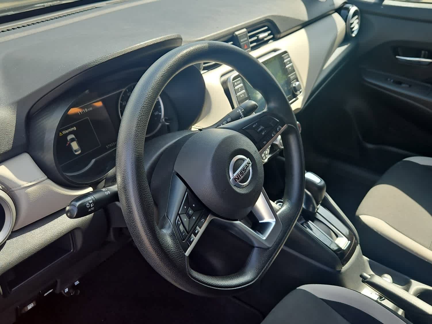 Used 2021 Nissan Versa SV image 2