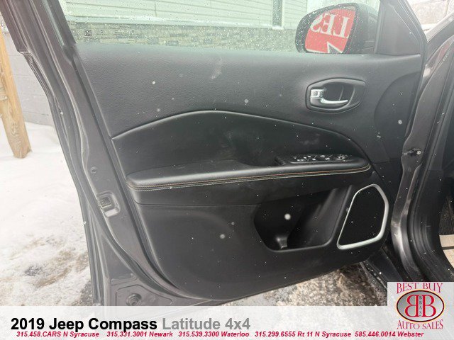 Used 2019 Jeep Compass Latitude w/ Cold Weather Group AWD/4WD image 12