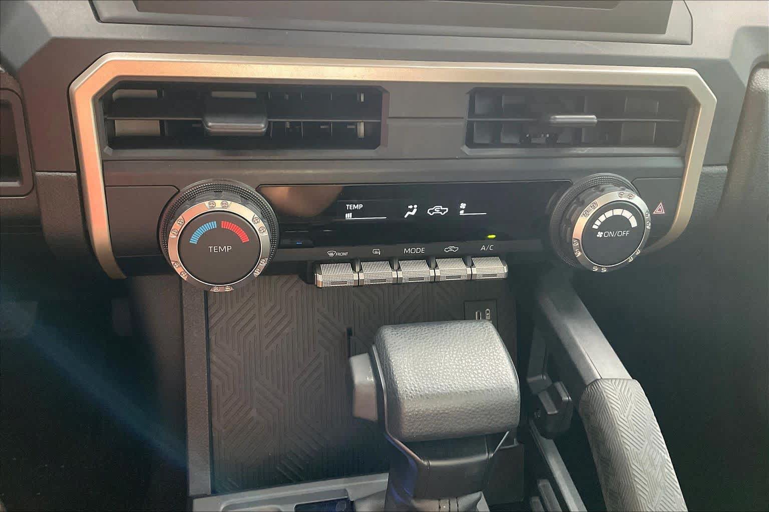 Used 2024 Toyota Tacoma SR RWD image 32