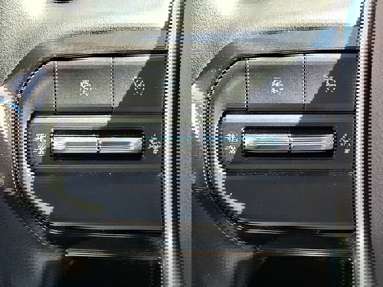 Used 2023 Chevrolet Colorado LT w/ LT Convenience Package image 21