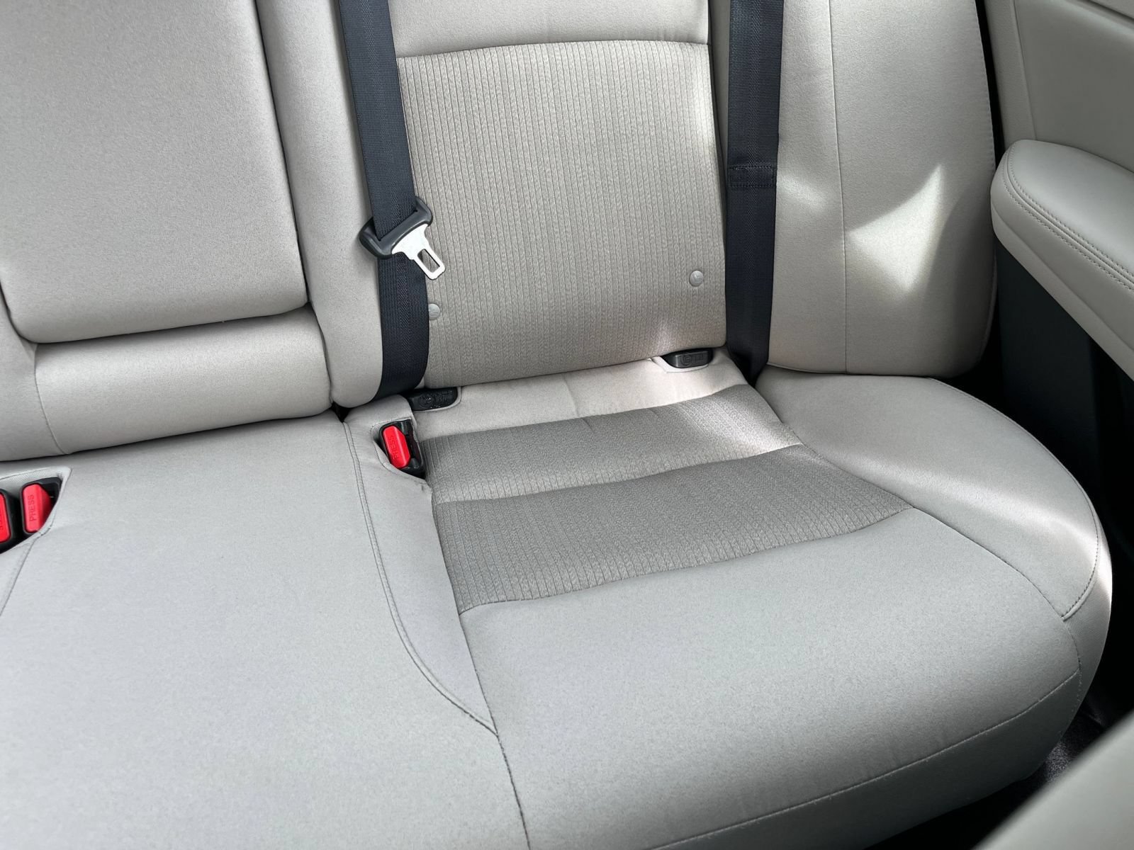 Used 2025 Nissan Altima 2.5 SV FWD image 33