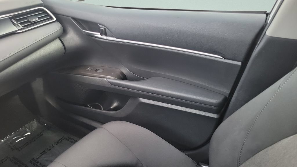 Used 2024 Toyota Camry LE w/ Convenience Package FWD image 12
