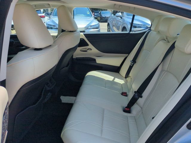 Certified 2022 Lexus ES 300h w/ Accessory Package 2 FWD image 13