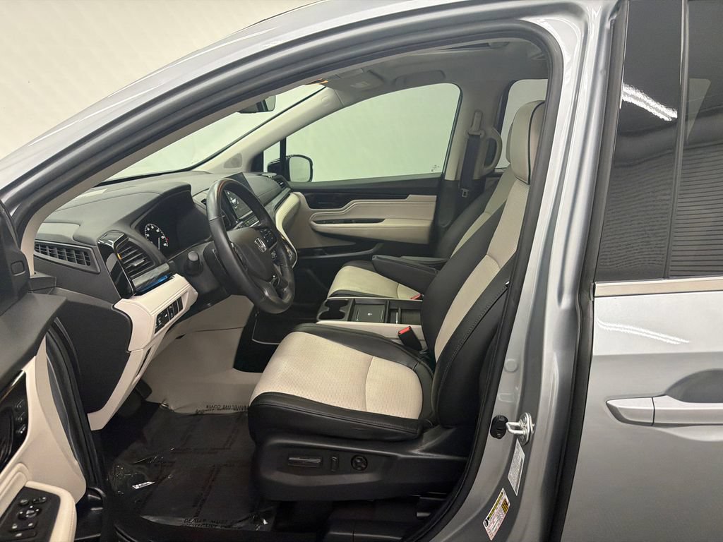 Certified 2025 Honda Odyssey Elite image 9