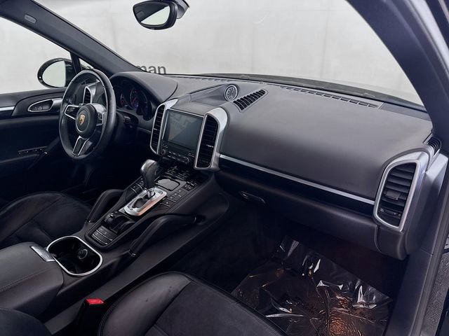Used 2017 Porsche Cayenne Platinum Edition image 28