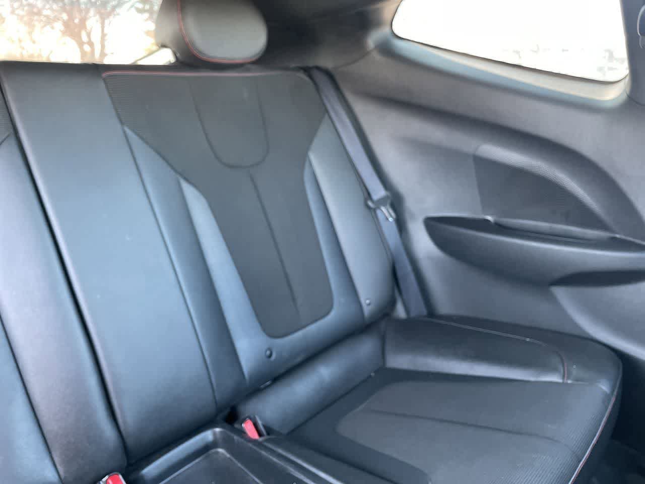 Used 2019 Hyundai Veloster 2.0 Premium image 18