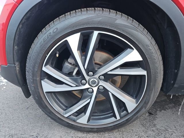 Used 2021 Volvo XC40 T5 R-Design w/ Advanced Package image 27