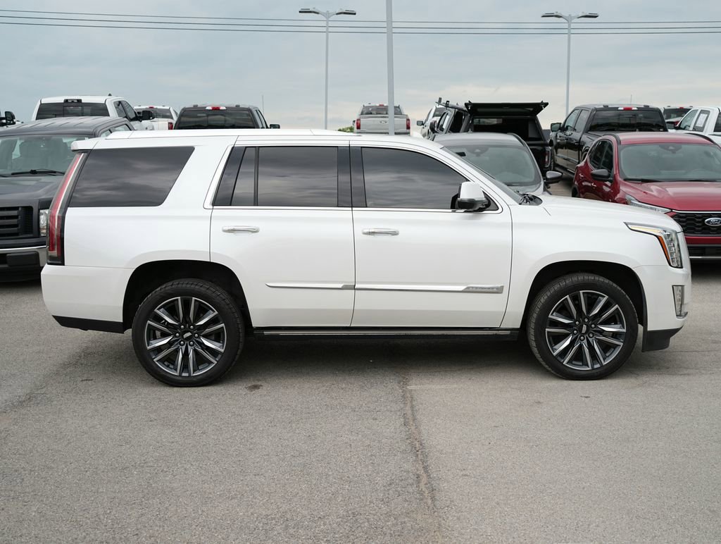 Used 2016 Cadillac Escalade Premium AWD/4WD image 4