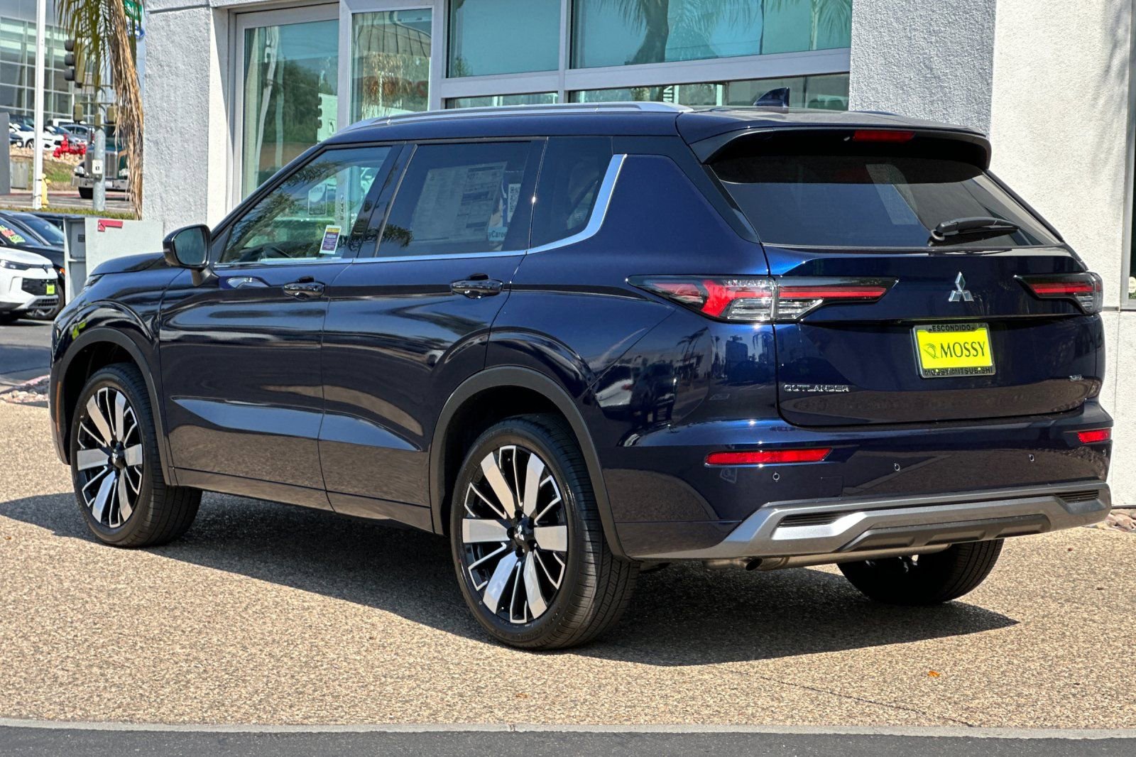 New 2025 Mitsubishi Outlander SEL image 6