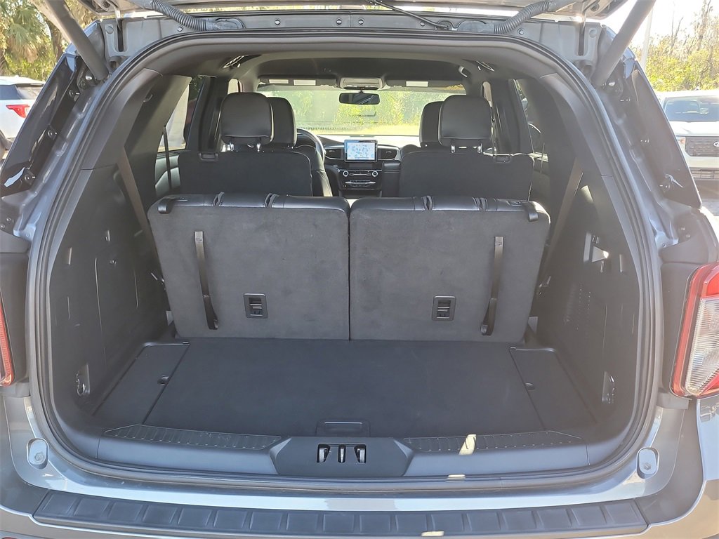 Certified 2022 Ford Explorer ST w/ ST Street Pack image 7